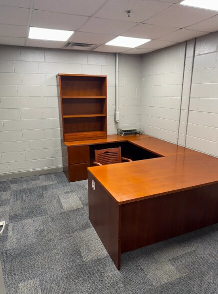 More Photos Of 215-219 Lovvorn Rd, Carrollton Warehouse For Lease