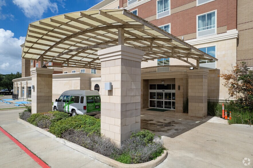 More Photos Of 4606 Westway Park Blvd, Houston Hotel For Sale