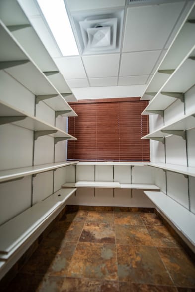 More Photos Of 10240 W Indian School Rd, Phoenix Medical For Lease