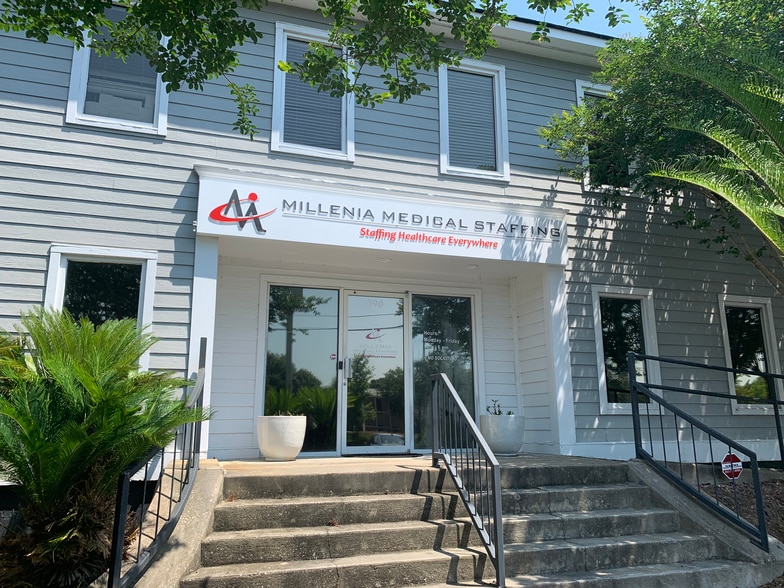 More Photos Of 790 Johnnie Dodds Blvd, Mount Pleasant Medical For Lease