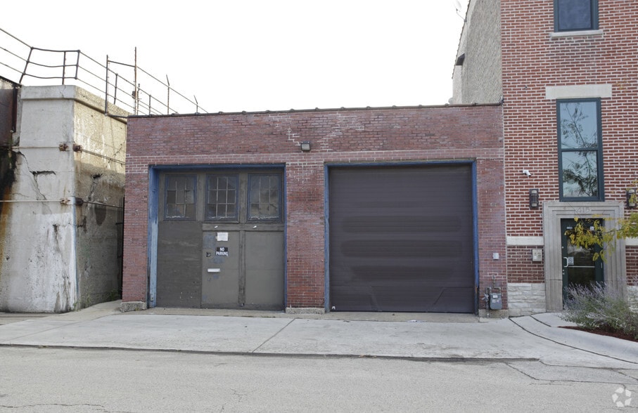 More Photos Of 414 N Carpenter St, Chicago Unknown For Lease