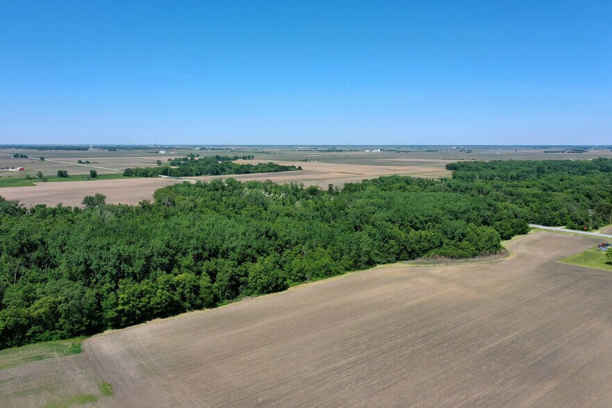 More Photos Of 3209 N State Rt 1, Saint Anne Flex For Sale