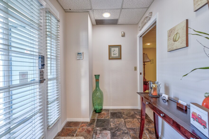 More Photos Of 16336 Whittier Blvd, Whittier Medical For Sale