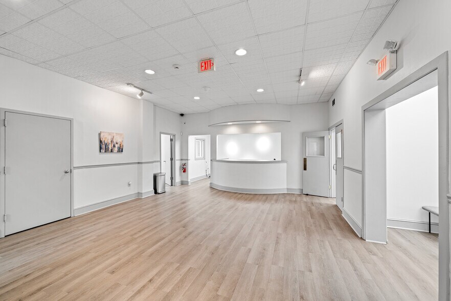 More Photos Of 379 Cherry St, Pottstown Flex For Lease