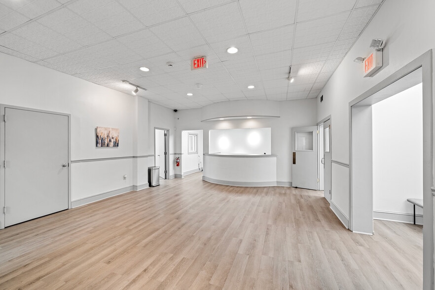 More Photos Of 379 Cherry St, Pottstown Flex For Lease