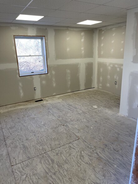 More Photos Of 349 Meeting House Ln, Southampton Healthcare For Lease