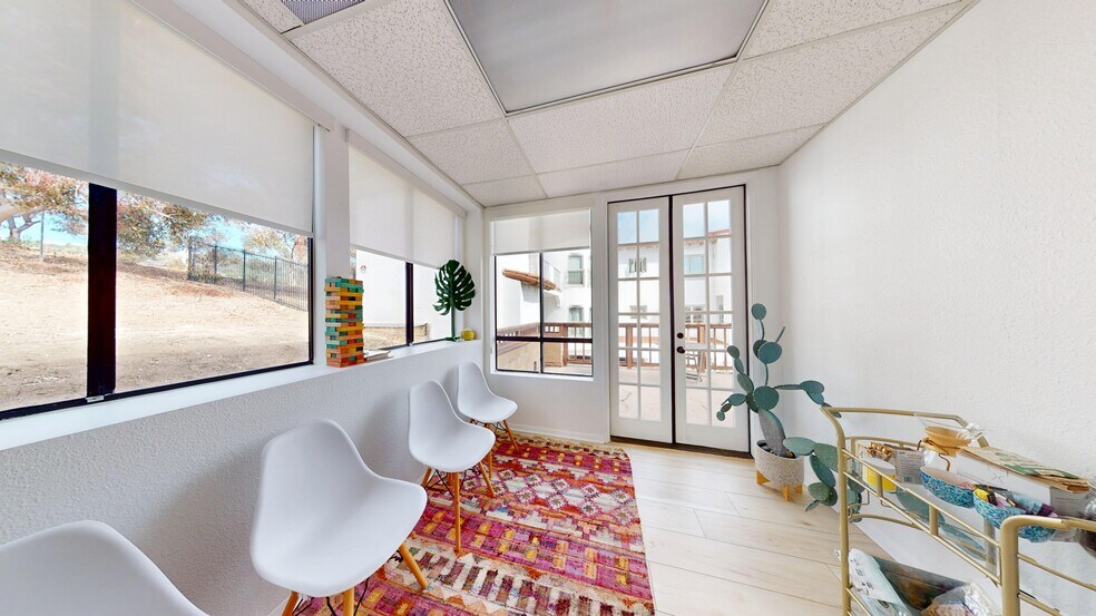 More Photos Of 105 Avenida De La Estrella, San Clemente Office For Sale