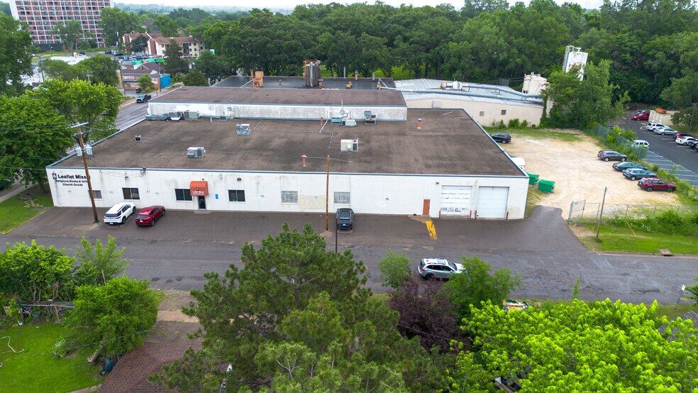 Primary Photo Of 976 W Minnehaha Ave, Saint Paul Warehouse For Sale