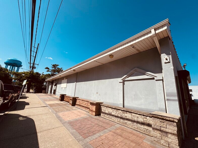 More Photos Of 309 Denton Ave, New Hyde Park Industrial For Lease
