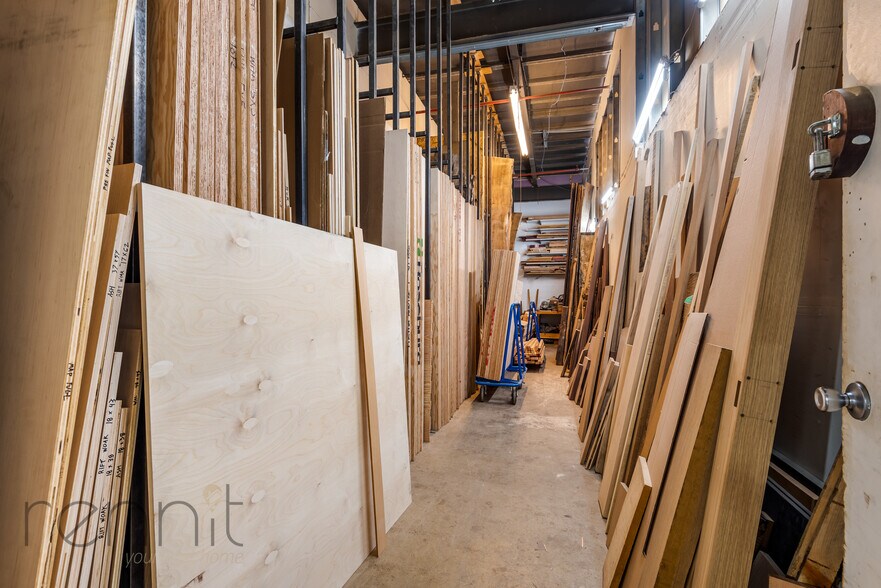 More Photos Of 5606 Cooper Ave, Glendale Warehouse For Lease