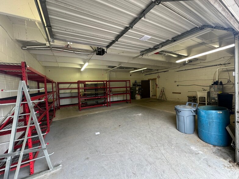 More Photos Of 3942 S Federal Blvd, Sheridan Freestanding For Sale