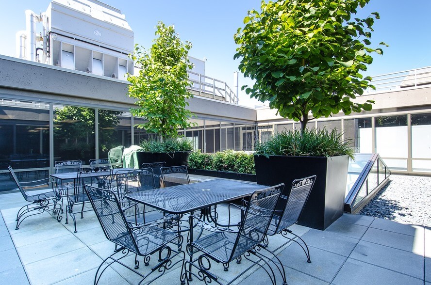 More Photos Of 3005 1st Ave, Seattle Office For Lease