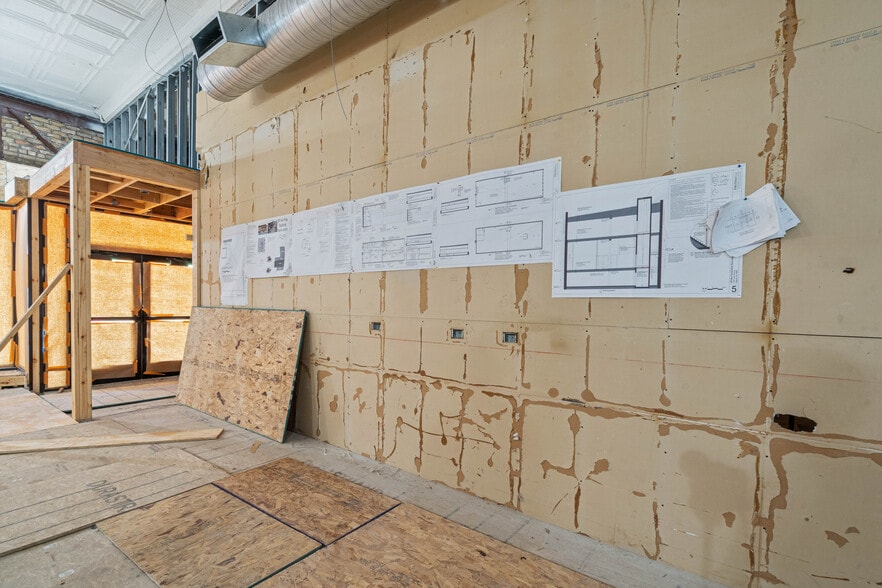 More Photos Of 1309 Tower Ave, Superior Restaurant For Sale