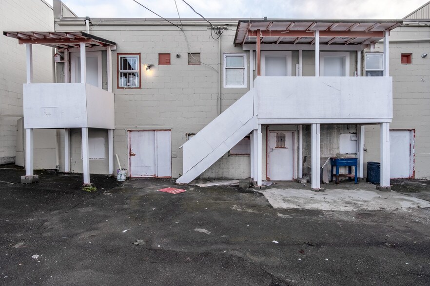 More Photos Of 4739-4743 Hastings St, Burnaby General Retail For Lease