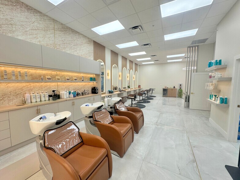 More Photos Of 2800 Davis Blvd, Naples Office For Sale