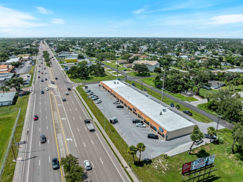 More Photos Of 2001-2049 S Tamiami Trl, Venice Storefront Retail Office For Lease