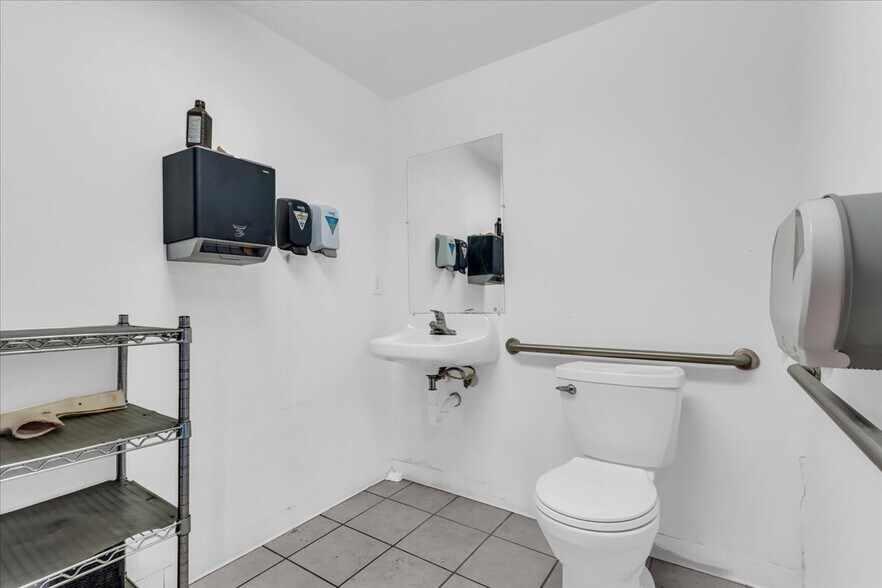 More Photos Of 1000 Shortcut Rd, Marine City Freestanding For Sale