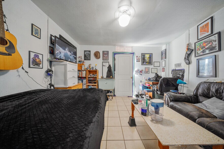 More Photos Of 1018-1020 E San Antonio Ave, El Paso Freestanding For Sale