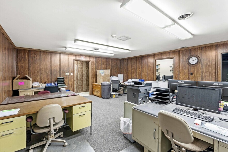 More Photos Of 311 E Corning Rd, Beecher Warehouse For Sale