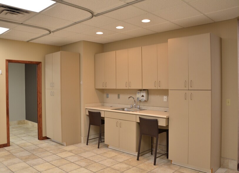 More Photos Of 515 7th Ave SE, Cedar Rapids Medical For Sale