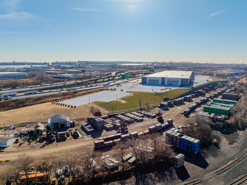 More Photos Of 105-161 Hyatt Ave, Newark Distribution For Lease