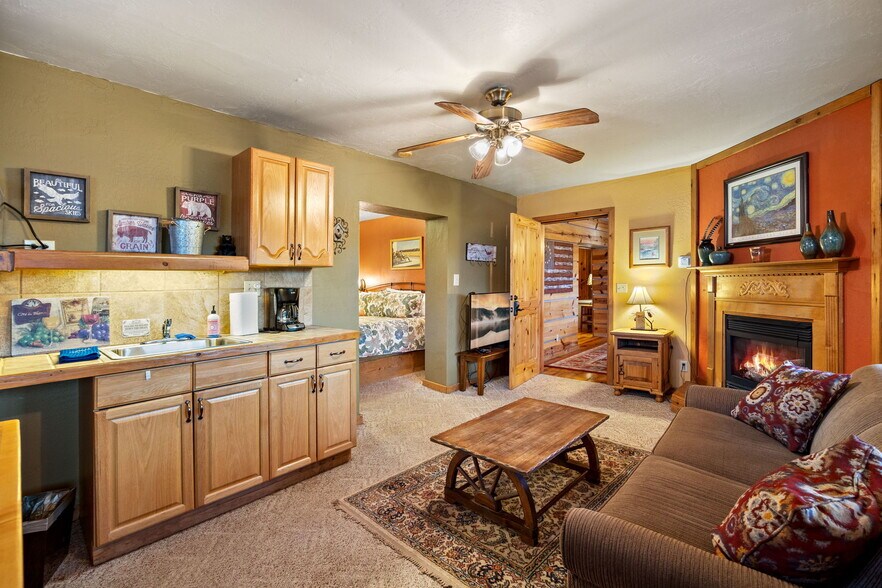 More Photos Of 140 Main St, Greer Specialty For Sale
