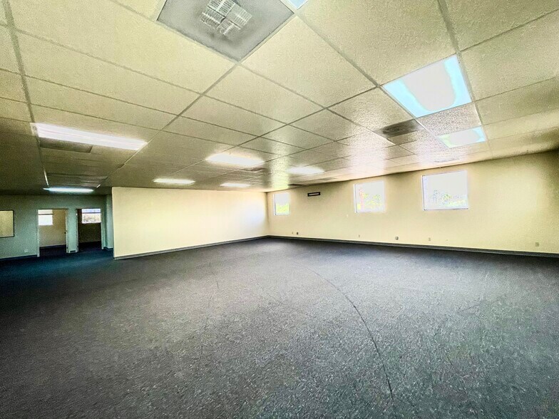 More Photos Of 1675 S Mojave Rd, Las Vegas Warehouse For Sale