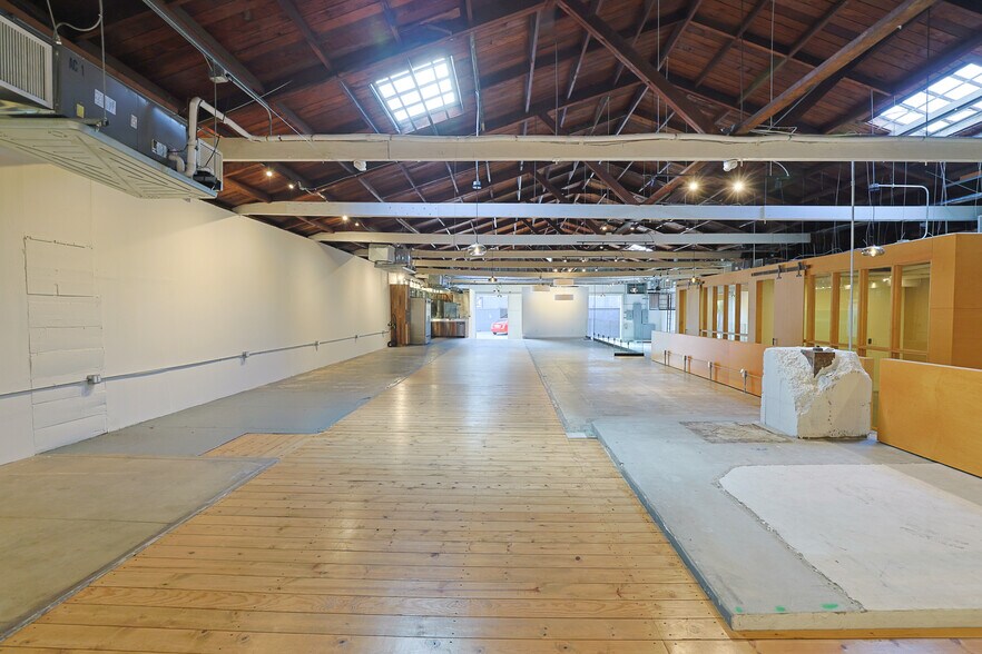 More Photos Of 350-360 Sunset Ave, Venice Warehouse For Lease