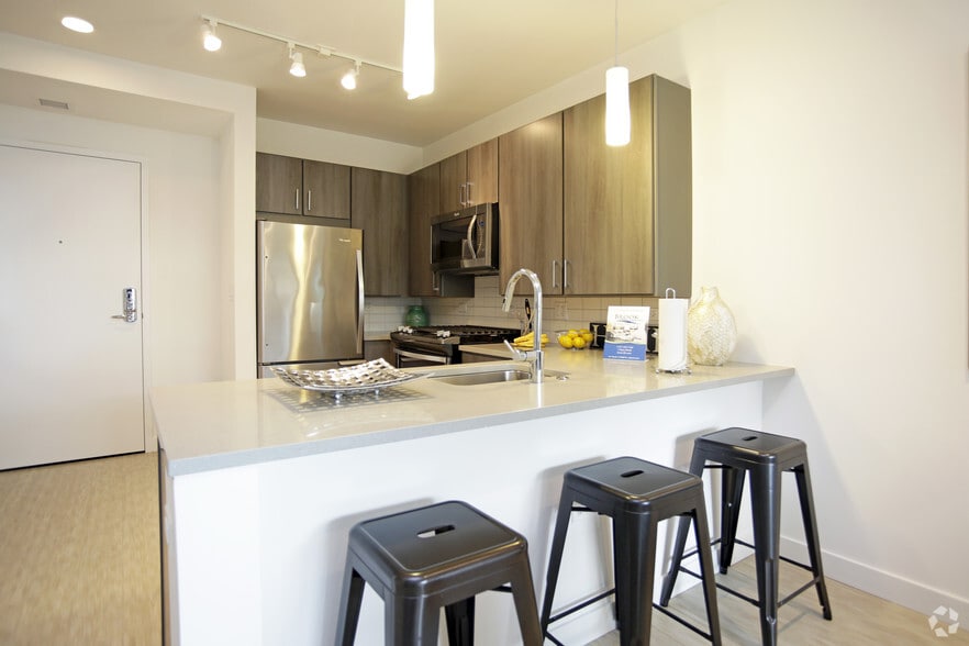 More Photos Of 847 Chicago Ave, Evanston Apartments For Lease