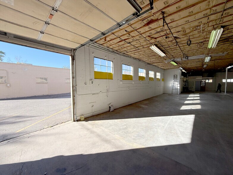 More Photos Of 2030 N Clay St, Denver Flex For Lease