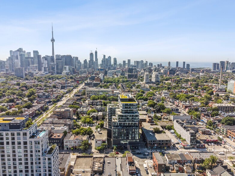 More Photos Of 335 College St, Toronto Apartments For Sale