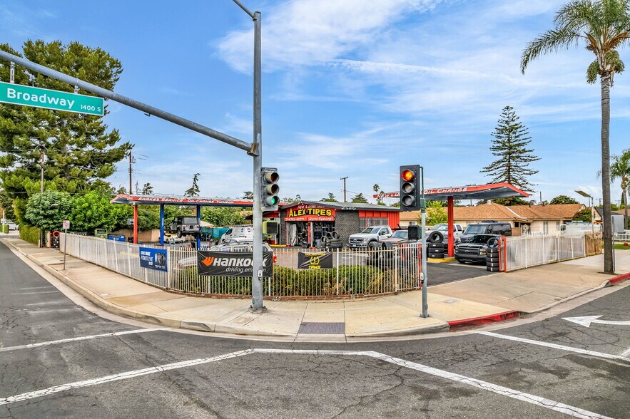 More Photos Of 1440 S Broadway, Santa Ana Freestanding For Sale