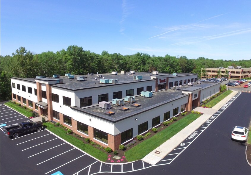 More Photos Of 337 Turnpike Rd, Southborough Research And Development For Lease