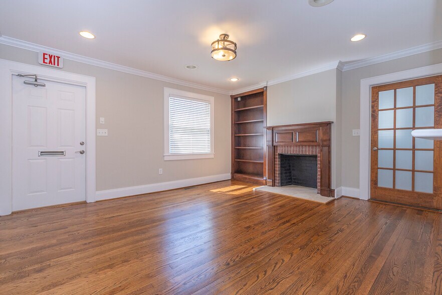 More Photos Of 2006 N Main St, Anderson Office For Sale