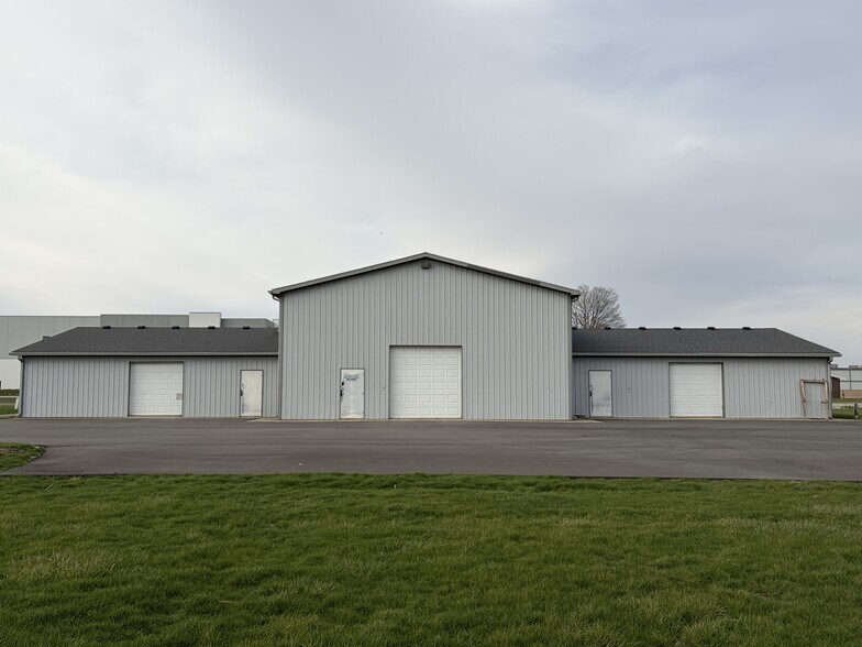 More Photos Of 6151 W 400 N, Greenfield Warehouse For Sale