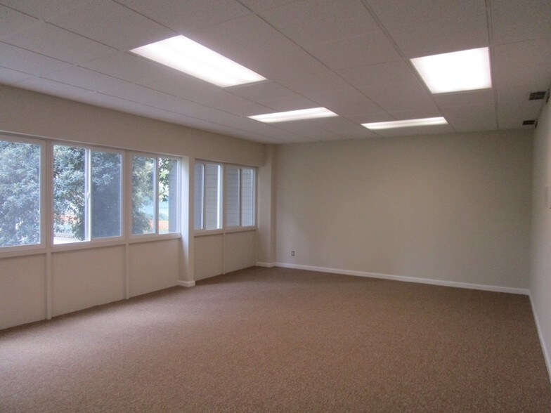 More Photos Of 415 Cambridge Ave, Palo Alto Medical For Lease