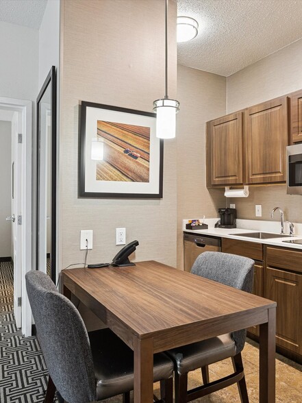 More Photos Of 1340 N Sam Houston Pky E, Houston Hotel For Sale