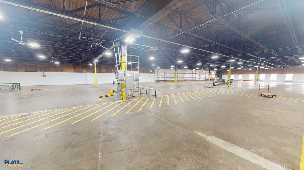 More Photos Of 360 E Federal St, Youngstown Manufacturing For Lease