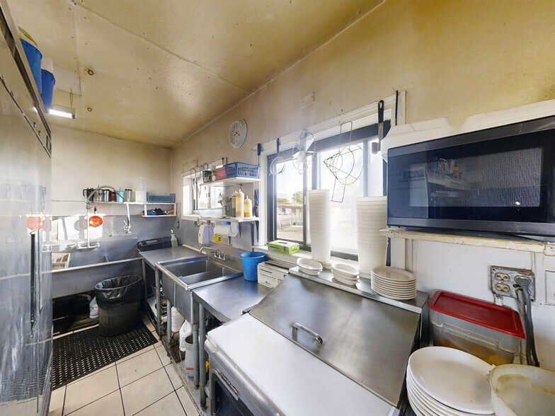 More Photos Of 3725 W Lake Rd, Erie Restaurant For Sale