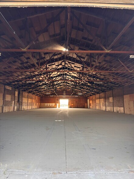 More Photos Of 108 Alpine Dr, Gonzales Warehouse For Sale