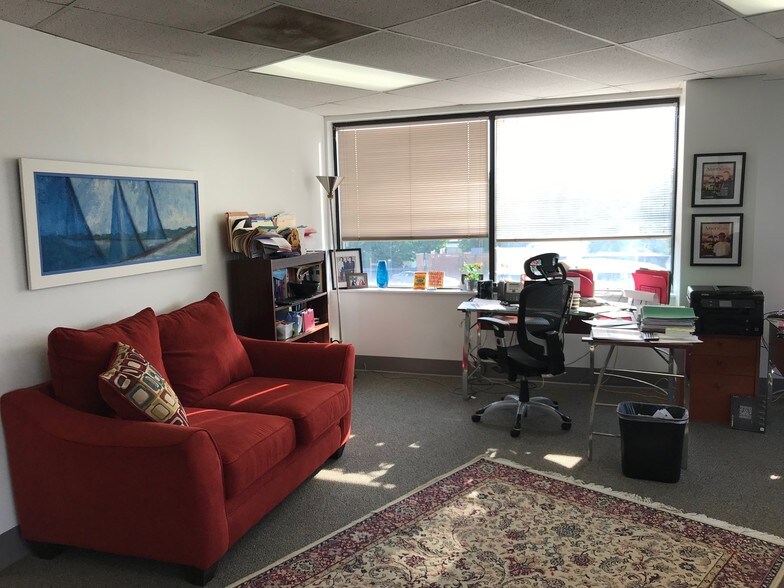 More Photos Of 194 Main St, Norwalk Office For Lease