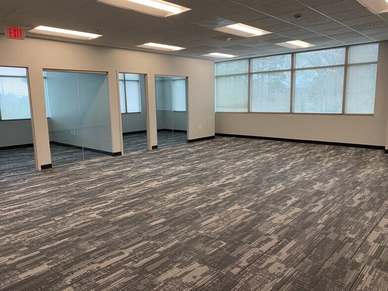 More Photos Of 2300 Camp Creek Pky, College Park Office For Lease