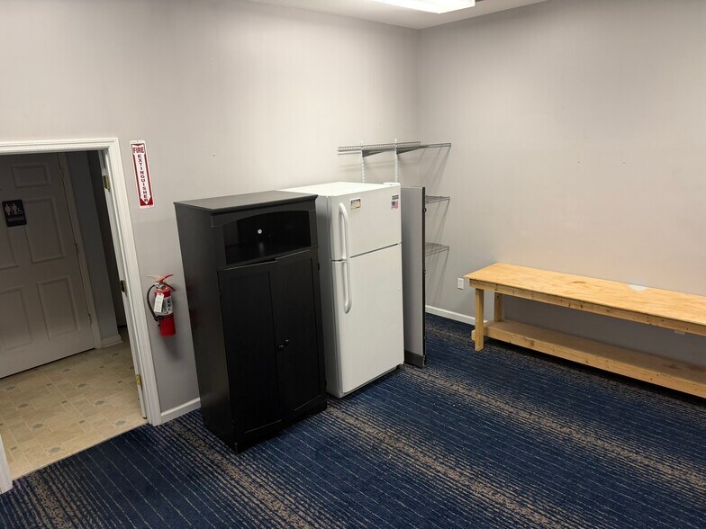 More Photos Of 131 & 133 Red Bank Road, Goose Creek Loft Creative Space For Lease