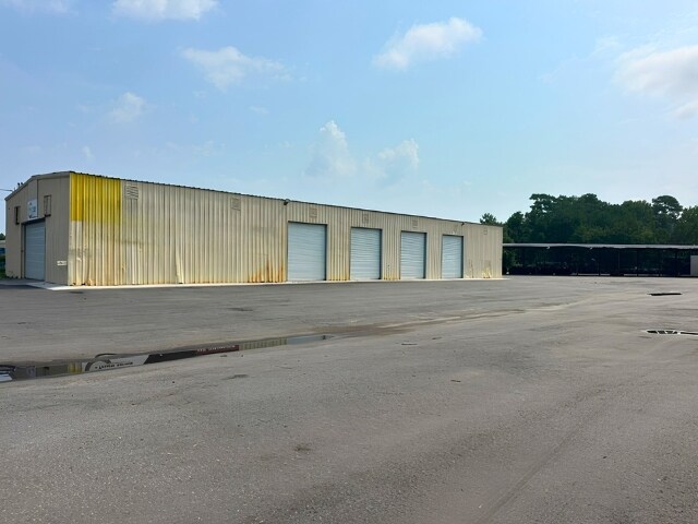 More Photos Of 5921 W Beaver St, Jacksonville Warehouse For Lease