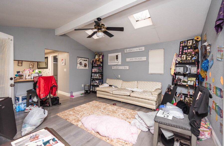 More Photos Of 1535 Arcade Blvd, Sacramento Multifamily For Sale