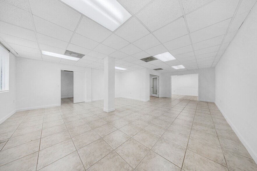 More Photos Of 7452-7466 SW 48th St, Miami Warehouse For Sale