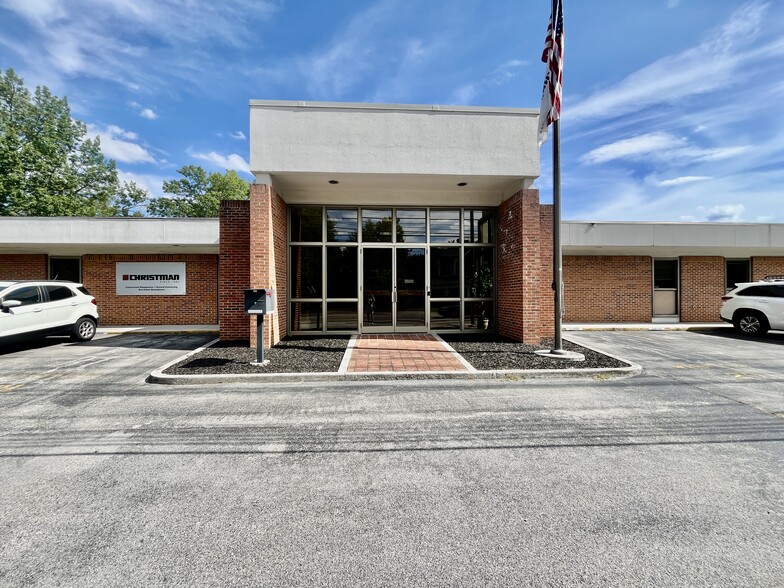 Primary Photo Of 2400 Sutherland Ave, Knoxville Office For Lease