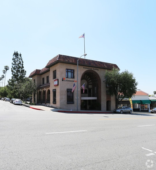 More Photos Of 2472-2476 Lake Ave, Altadena Office For Lease
