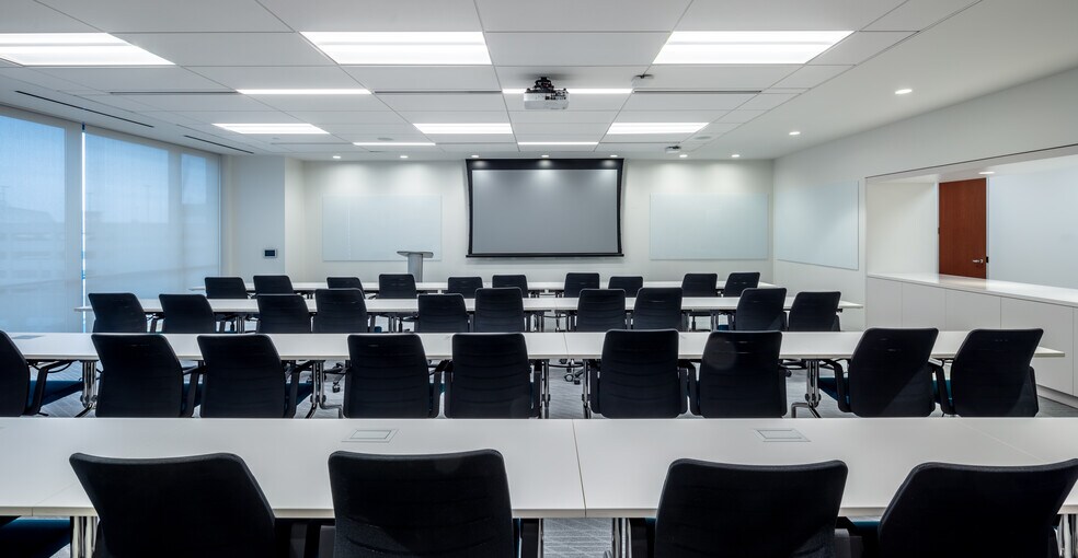 More Photos Of 1401 McKinney St, Houston Office For Lease