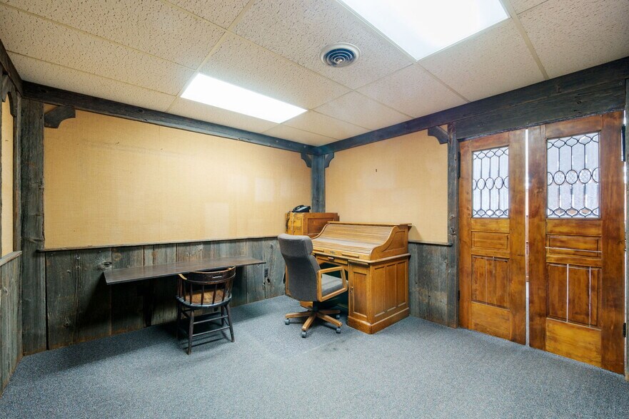 More Photos Of 690 S Lapeer Rd, Oxford Warehouse For Sale